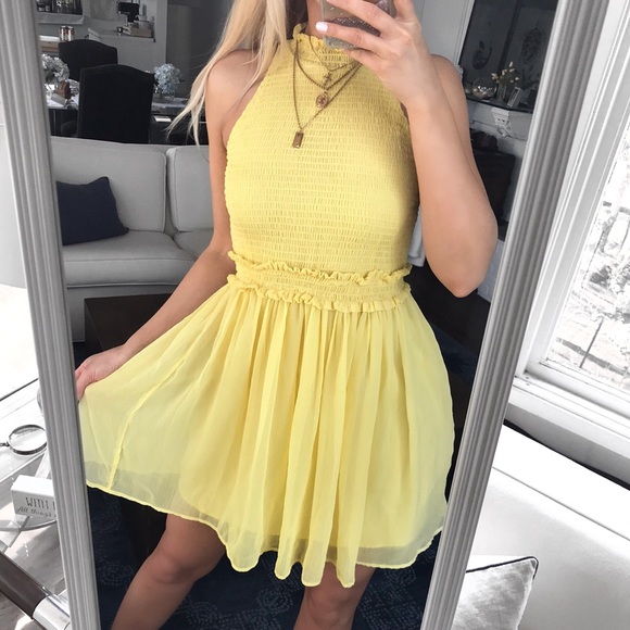 Zara Dresses & Skirts - 🌟 ZARA BASIC YELLOW FLOWY DRESS!